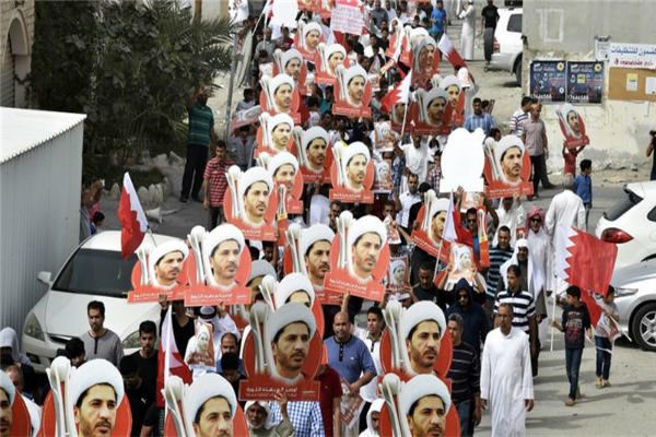 تظاهرات مردم بحرین در حمایت از «شیخ علی سلمان»