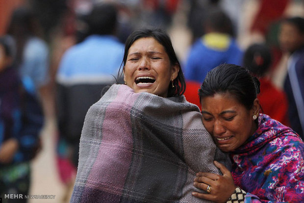 زلزله زدگان نپال در انتظار کمک/شمار تلفات به حدود 7 هزار نفر رسید