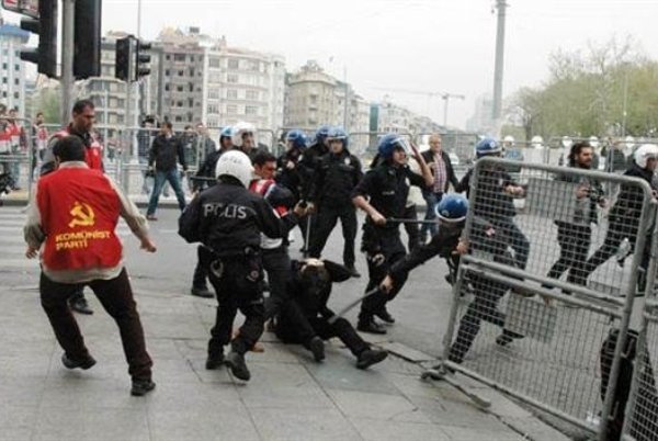 تظاهرات روز جهانی کارگر در ترکیه به خشونت کشیده شد