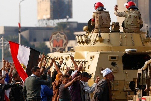 اتوبوس نیروهای امنیتی مصر مورد هدف انفجار تروریستی قرار گرفت