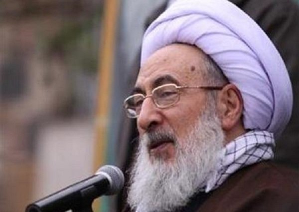 ملت ایران هرگز در برابر زیاده خواهی دشمنان کوتاه نمی‌آید