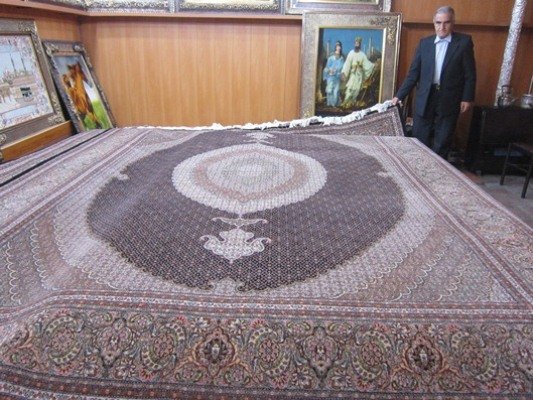 قیمت فرش نقش ماهی تبریز