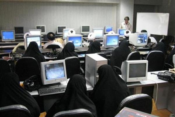 بسیاری از روستاها اینترنت ندارند 3 http://media.mehrnews.com/d/2015/05/13/4/1692912.jpg?ts=1432719998552