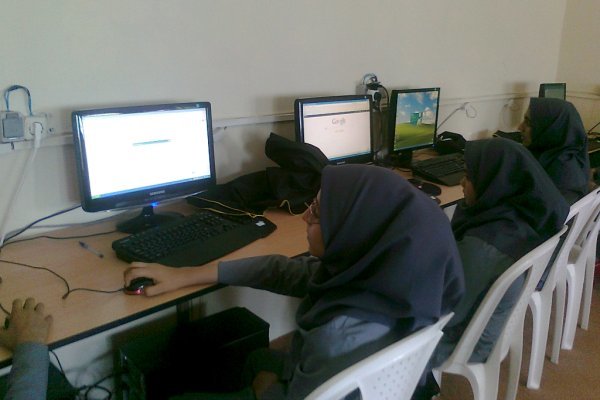 بسیاری از روستاها اینترنت ندارند 2 http://media.mehrnews.com/d/2015/05/13/4/1692919.jpg?ts=1432719998552