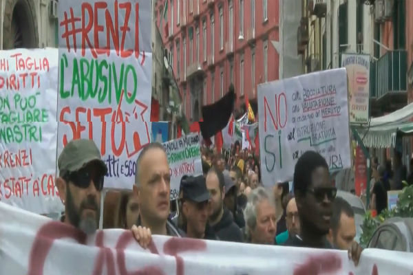فیلم/ برگزاری تظاهرات ضد دولتی در ناپل ایتالیا