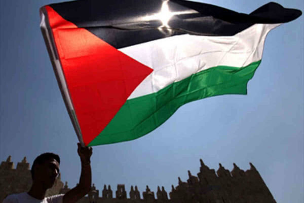 پرچم فلسطین برای اولین بار در واتیکان به اهتزاز درآمد