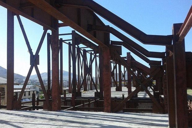 سکویی که تماشاگر وعده ها است/ پروژه فوتبالی کفشهایش را آویخت کراپشده - سکوی تماشاگران نورآباد