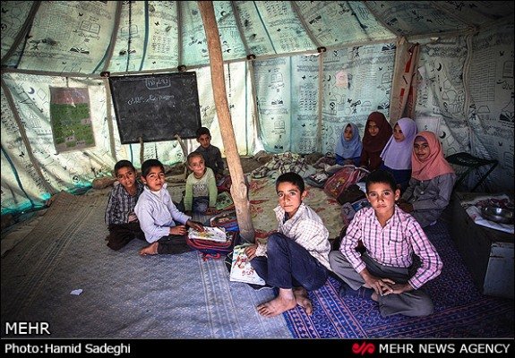 تجهیز کلاسهای ششم مدارس عشایری به لپ تاپ مدرسه عشایری