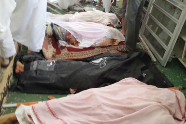 فیلم/ انفجار انتحاری در مسجد شیعی امام علی (ع) در عربستان
