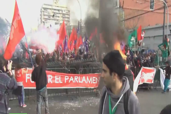 فیلم/ سرکوب تظاهرات ضد دولتی در شیلی