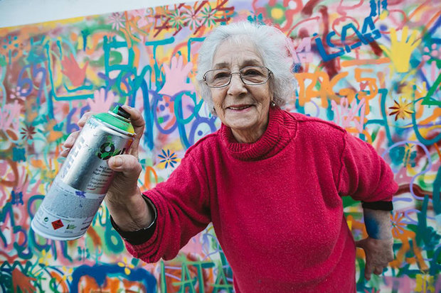 elderly-paint-graffiti-lisbon-lata-65-10.jpg