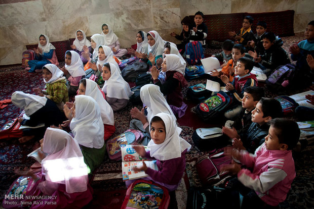 مدارس خودگران افغانی در تهران
