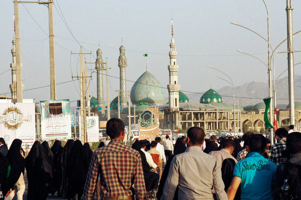 کراپشده - حال و هوای مسجد جمکران در شب میلاد