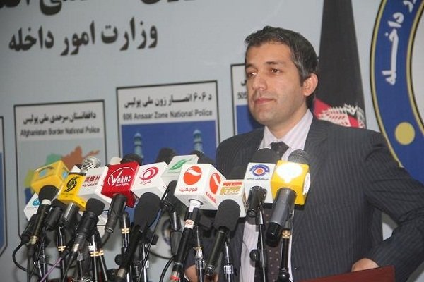وزارت کشور افغانستان توزیع سلاح به غیر نظامیان را رد کرد