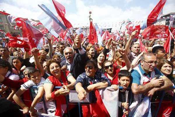 حمله به کمپین انتخاباتی حزب دموکراتیک خلق‌ها در ترکیه