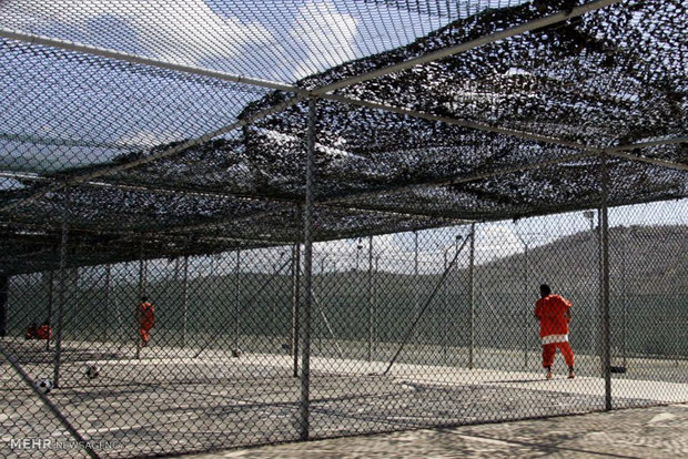 ۱۱۴ زندانی همچنان در گوانتانامو نگهداری می شوند