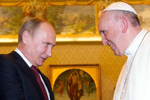 دیدار پوتین با پاپ با تاخیر برگزار شده است