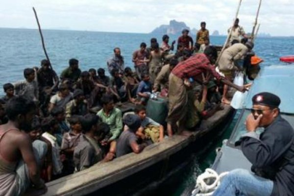 کشتی پناهجویان میانماری