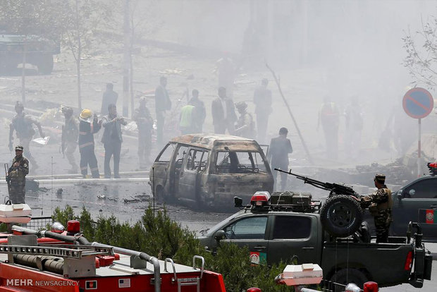 خودروی ناتو در کابل هدف حمله انتحاری قرار گرفت