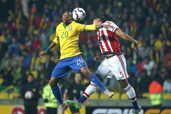 دیدار تیم های ملی فوتبال برزیل و پاراگوئه