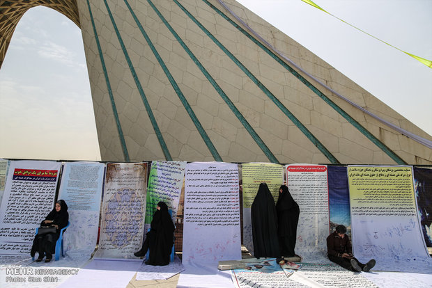 گزاره برگ ملی با میلیون‌ها امضا به وزارت امور خارجه تحویل داده شد