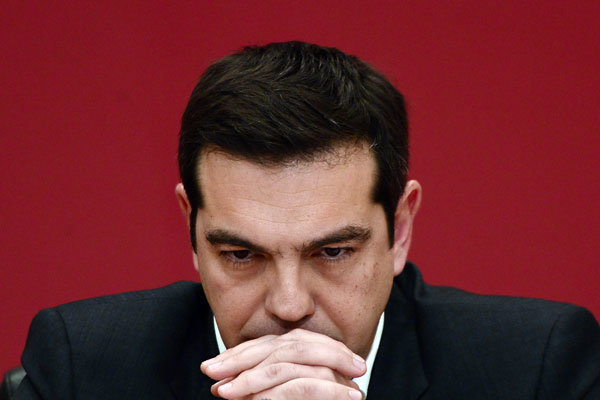 یونان در دو راهی انتخاب یورو یا انحلال دولت/ سیپراس استعفا می‌دهد