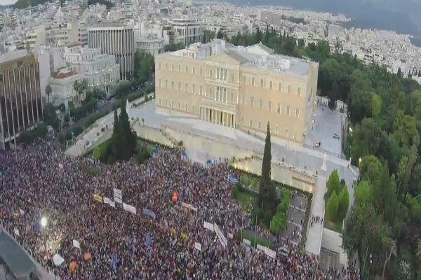 فیلم/ تظاهرات گسترده مردم یونان در اعتراض به وضعیت اقتصادی
