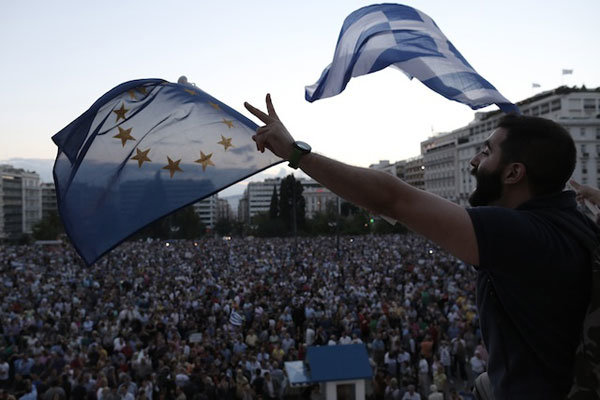 پرچم یونان و اتحادیه اروپا