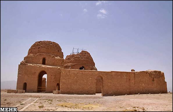 کاخ سروستان