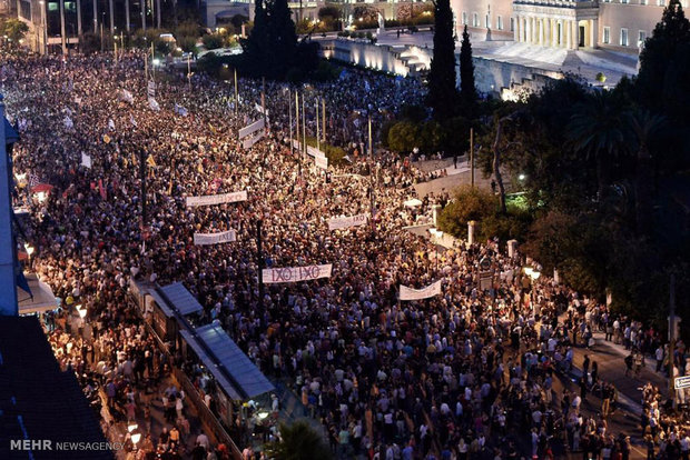 پاسخ مردد یونان به طرح ریاضتی اروپا/شانس مساوی مخالفین و موافقین