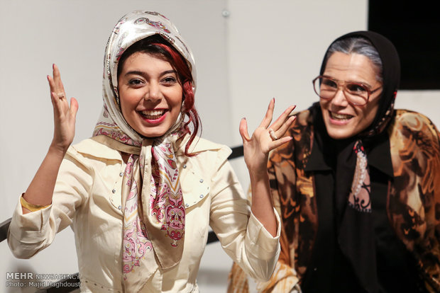 اجرای نمایش اندر هدایت نسل جوان