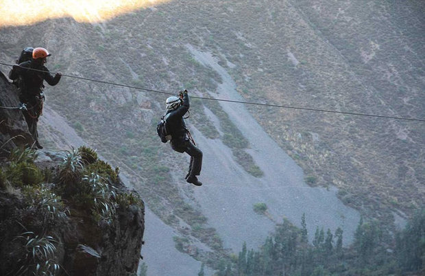 scary-see-through-suspended-pod-hotel-peru-sacred-valley-3.jpg