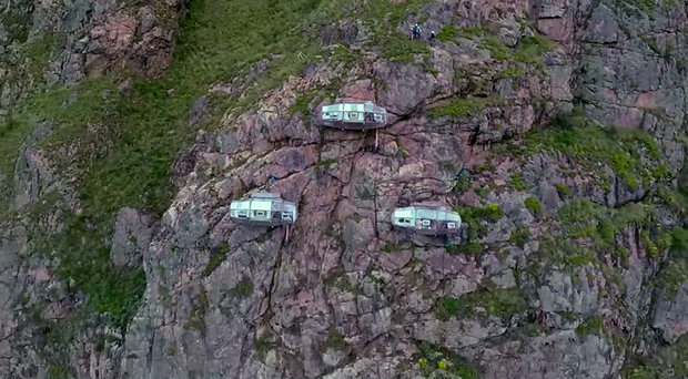 scary-see-through-suspended-pod-hotel-peru-sacred-valley-82.jpg