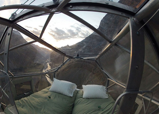 scary-see-through-suspended-pod-hotel-peru-sacred-valley-1.jpg