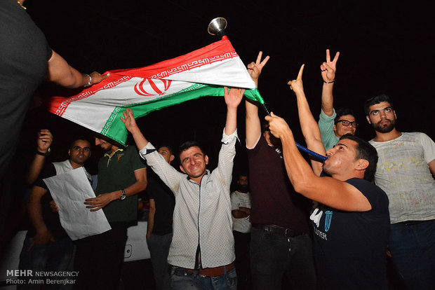 جشن و سرور مردم شیراز پس از توافق هسته ای / امین برنجکار