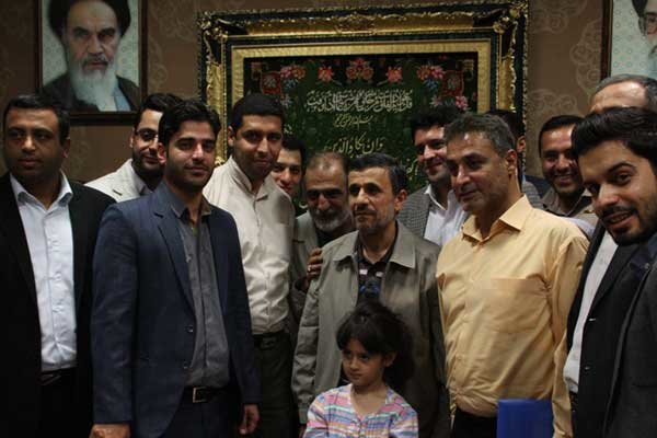 احمدی نژاد و شعرا
