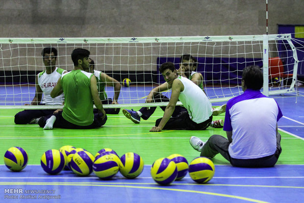 دومین روز از رقابتهای والیبال نشسته جشنواره مهر رضوی برگزار شد. دور یک شانزدهم نهایی این رقابتها ام