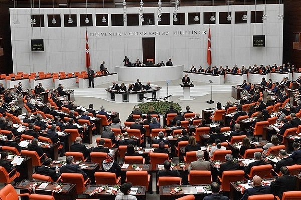 درخواست پارلمان ترکیه برای برگزاری نشست فوق العاده