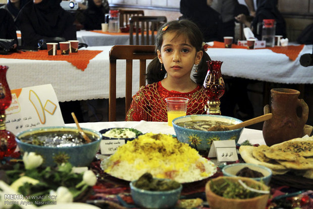 اولین جشنواره غذاهای بومی سفره ی کردستان 