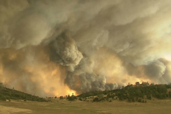 فیلم/ ادامه آتش سوزی در کالیفرنیا