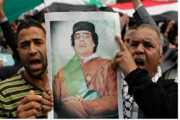 فیلم/ تظاهرات طرفداران قذافی در لیبی