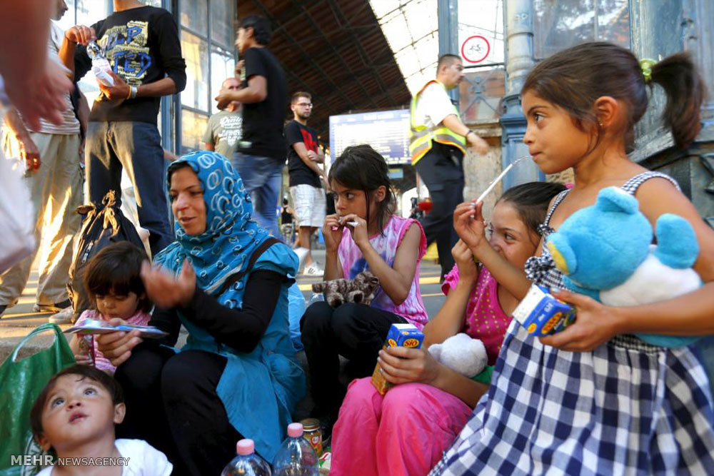 مهاجران خارجی در خیابان های بوداپست‎