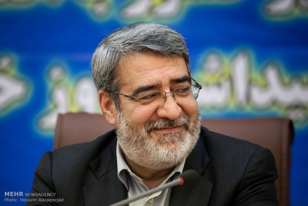 وزیر کشور: آقای روحانی قرار است ۸ سال رئیس جمهور باشد!