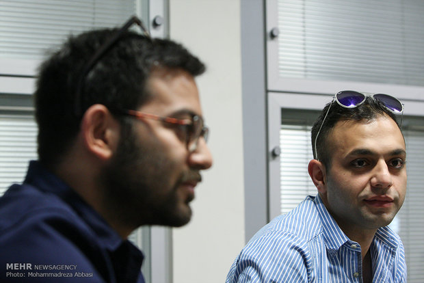 نشست نمایشگاه از مردم استمداد میکنم