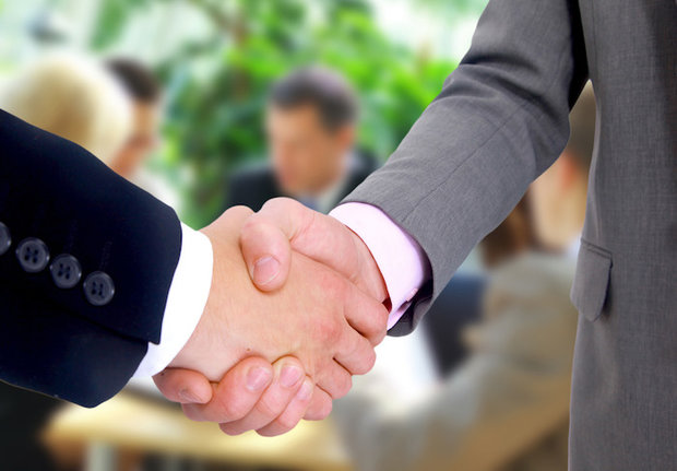تجار دلواپس حضور خارجیها/ دولت بخش خصوصی را دور میزند سرمایه گذار خارجی