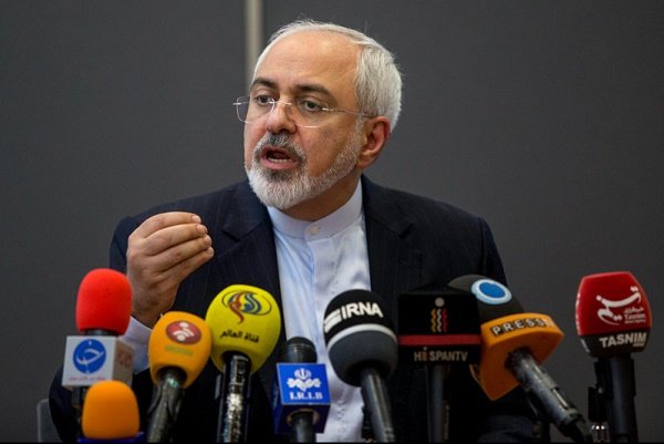 وزیر امور خارجه با شهدای اصفهان تجدید میثاق کرد