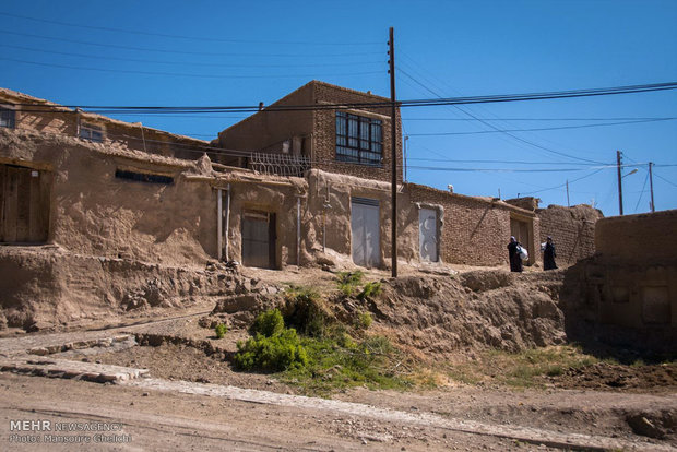 پس لرزه ها در روستای ابر