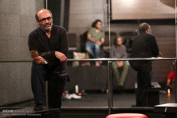 تمرین نمایش تکه های سنگین سرب