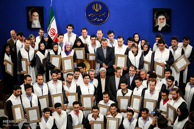 مراسم تقدیر از دانشجویان نمونه با حضور اسحاق جهانگیری معاون اول رئیس جمهور