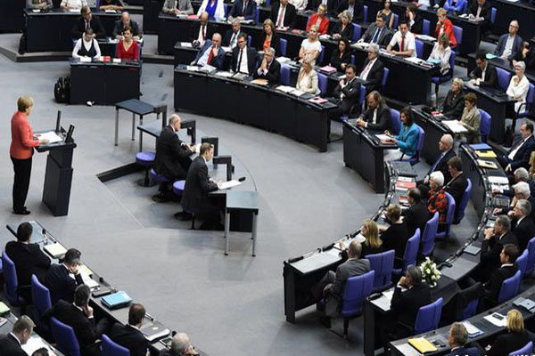 موافقت پارلمان آلمان با اعطای بسته کمک مالی جدید به یونان